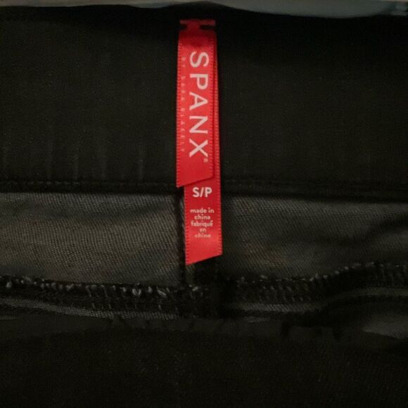 NWT Spanx  Vintage Distressed Ankle Skinny Jeans Black - Picture 7 of 9